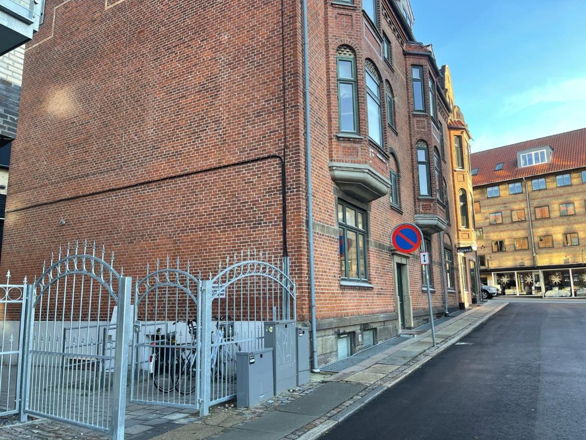 Aday - Cozy Private Room In The Center Aalborg Exterior foto